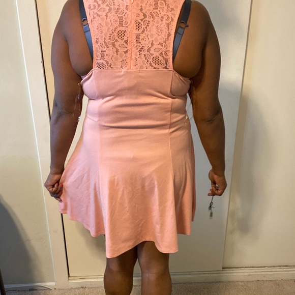 Pink dress - Picture 3 of 4